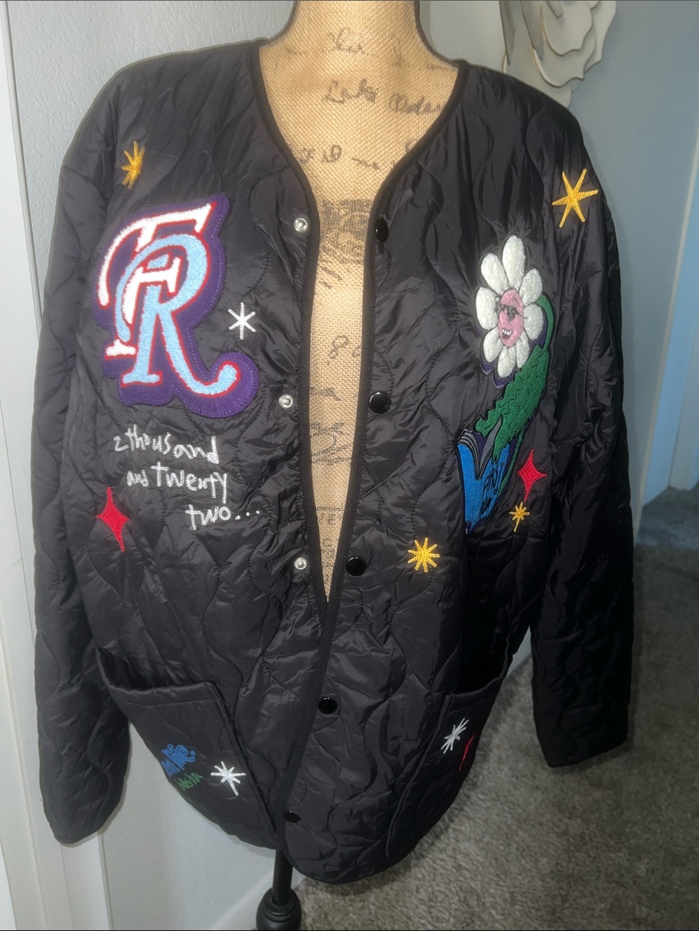 First Row Quilted Padding Bomber Jacket With Patchwork - Picture 5 of 9